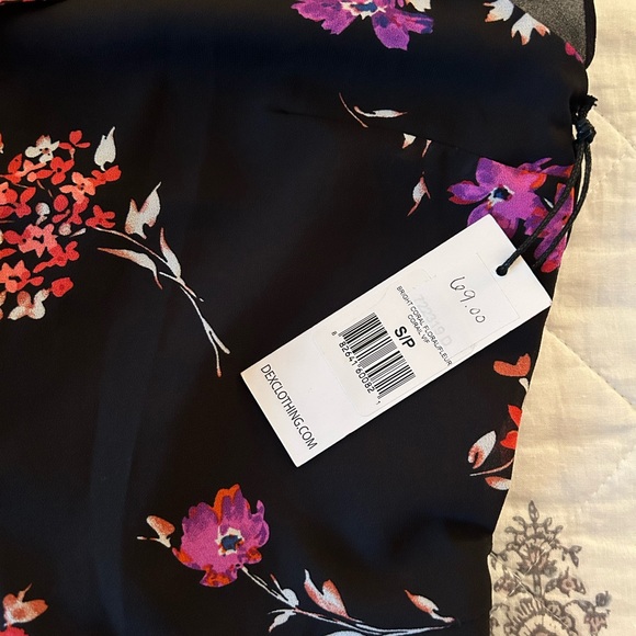 NWT Dex floral romper - Picture 3 of 4